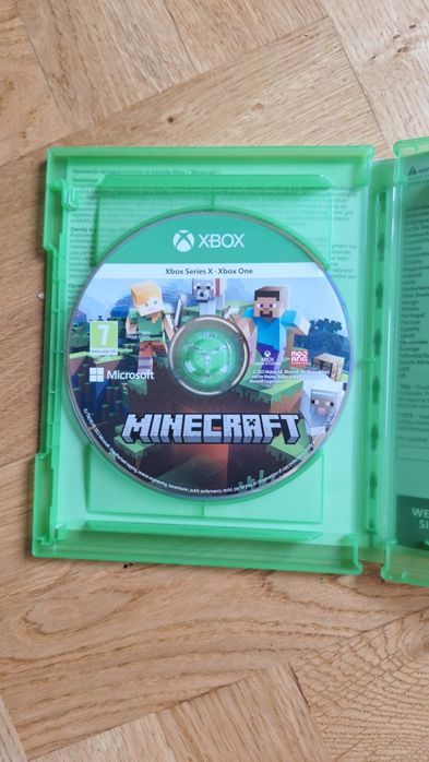 Xbox series x mało używane + gra minecraft jeszcze na gwarancji w