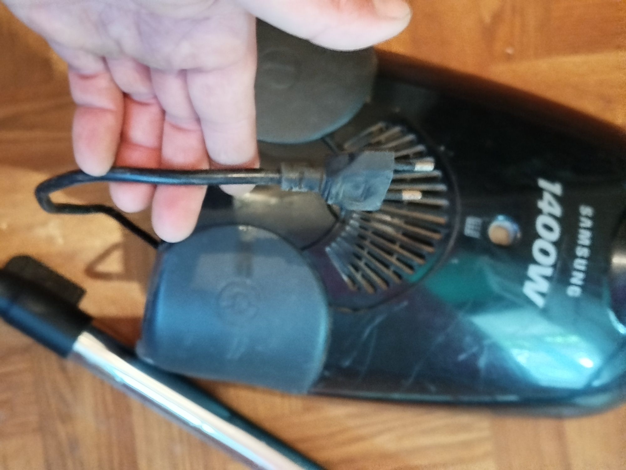 Пылесос Samsung  1400 w., полностью исправен.