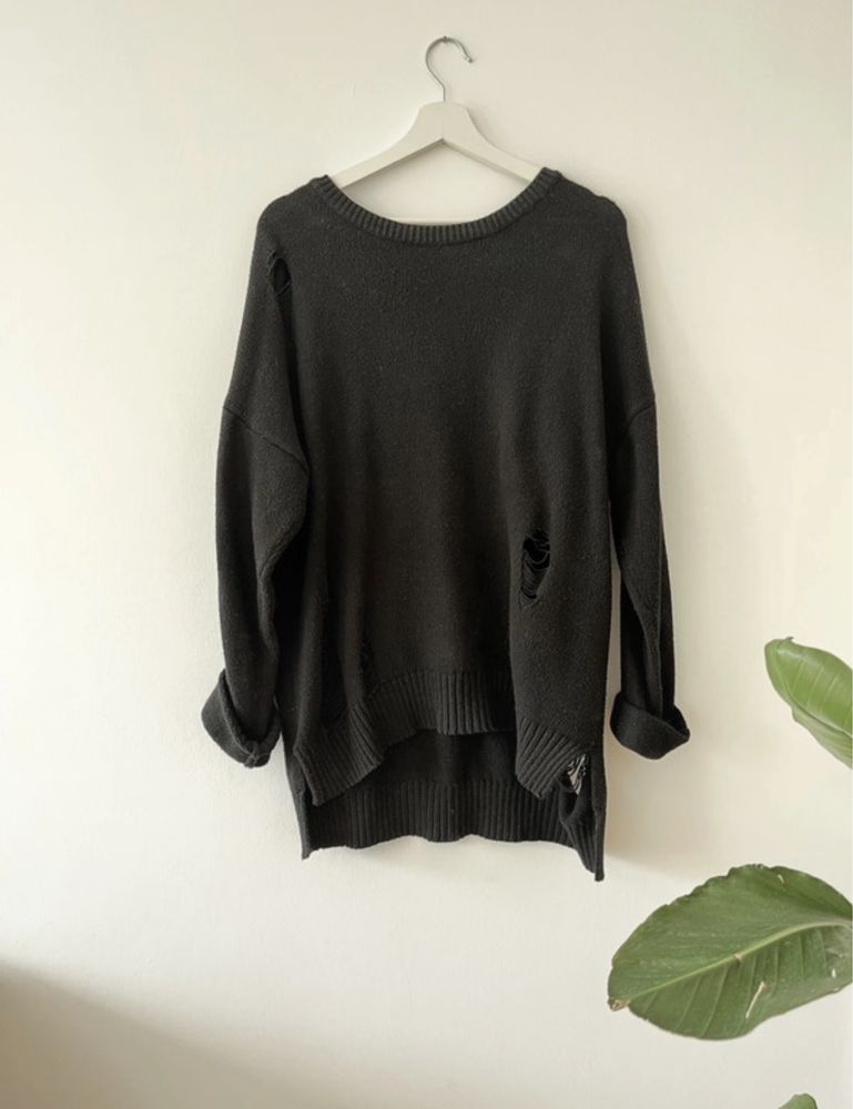 Sweter oversize z modnymi dziurami - New Look