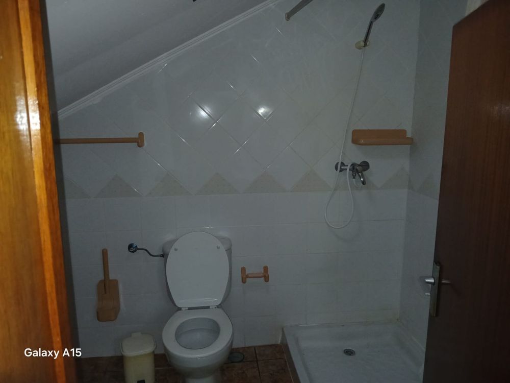 Quarto para arrendamento, quinta tranquila