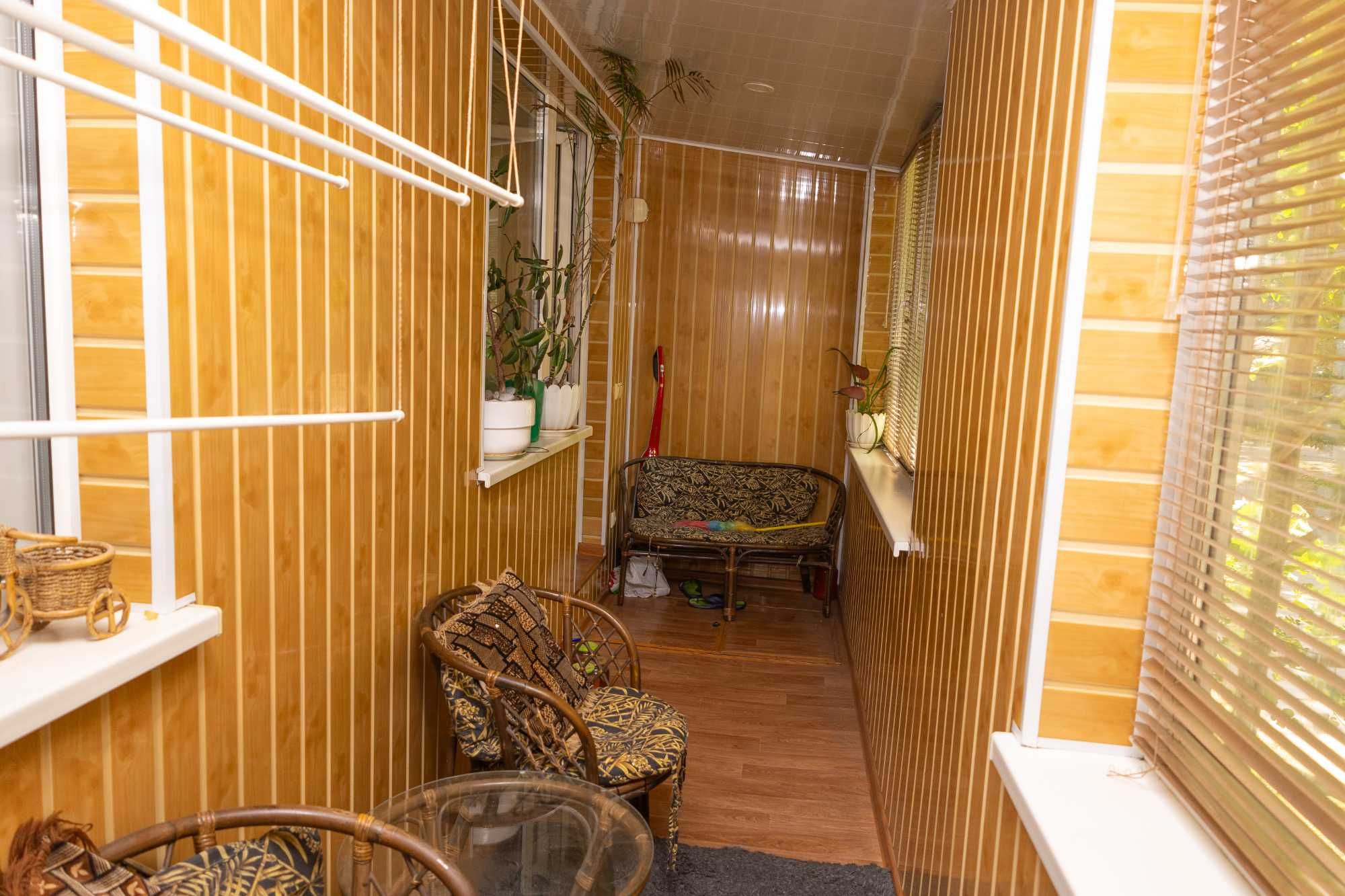 Продам 3 кімн. квартиру р-н кафе "Мерлін". Ремонт. 52000