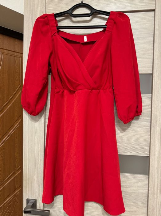 Червоне плаття 44 розмір