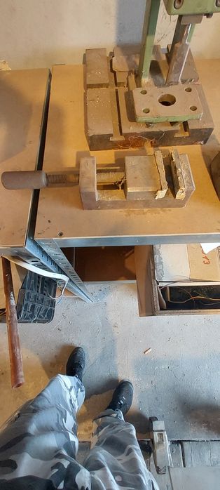 Imadła maszynowe i inne