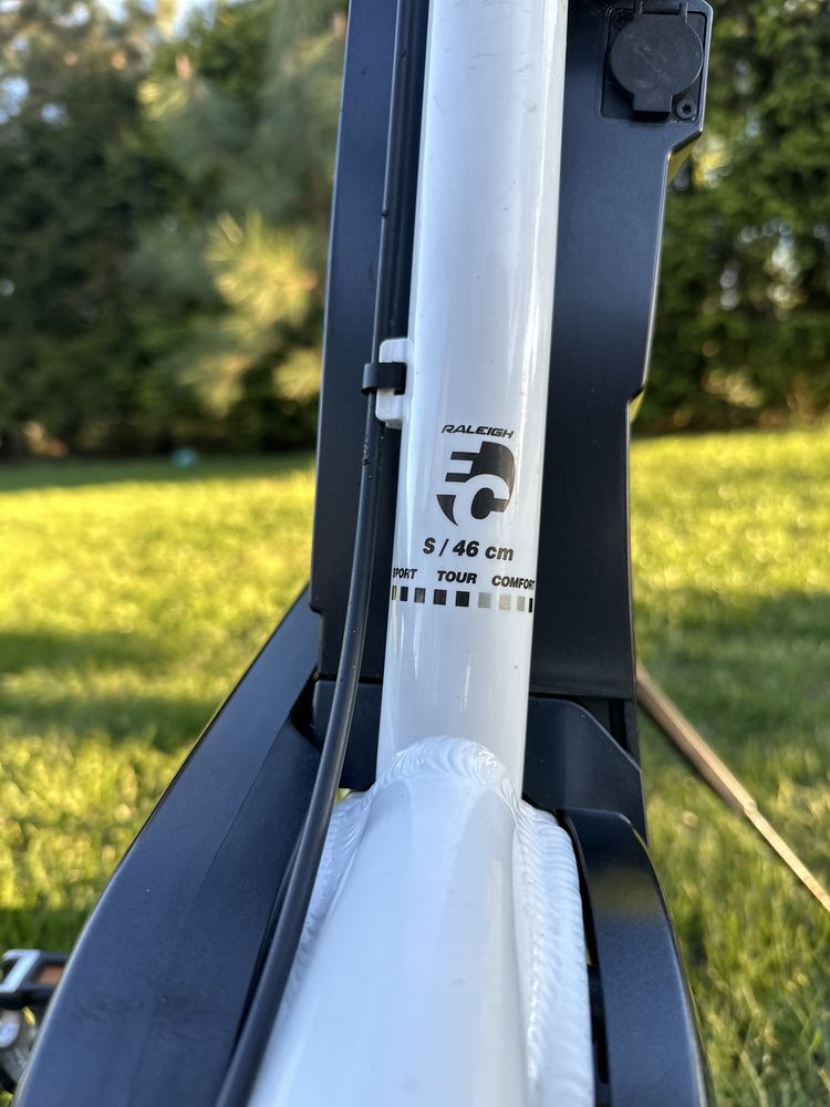 Rower elektryczny Raleigh Dover 7, silnik Impulse 2.0, moc 250 W