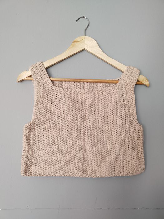 Top robiony na szydełku handmade