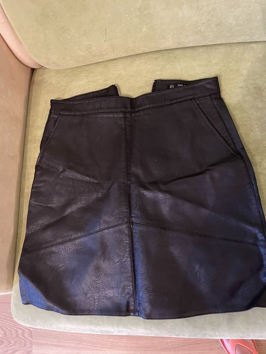 Чорна шкіряна юбка ZARA