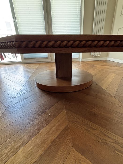 drewniana ława z marmurem