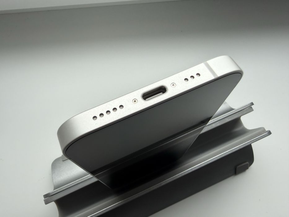 Apple iPhone 16e 128gb White Neverlock 100%