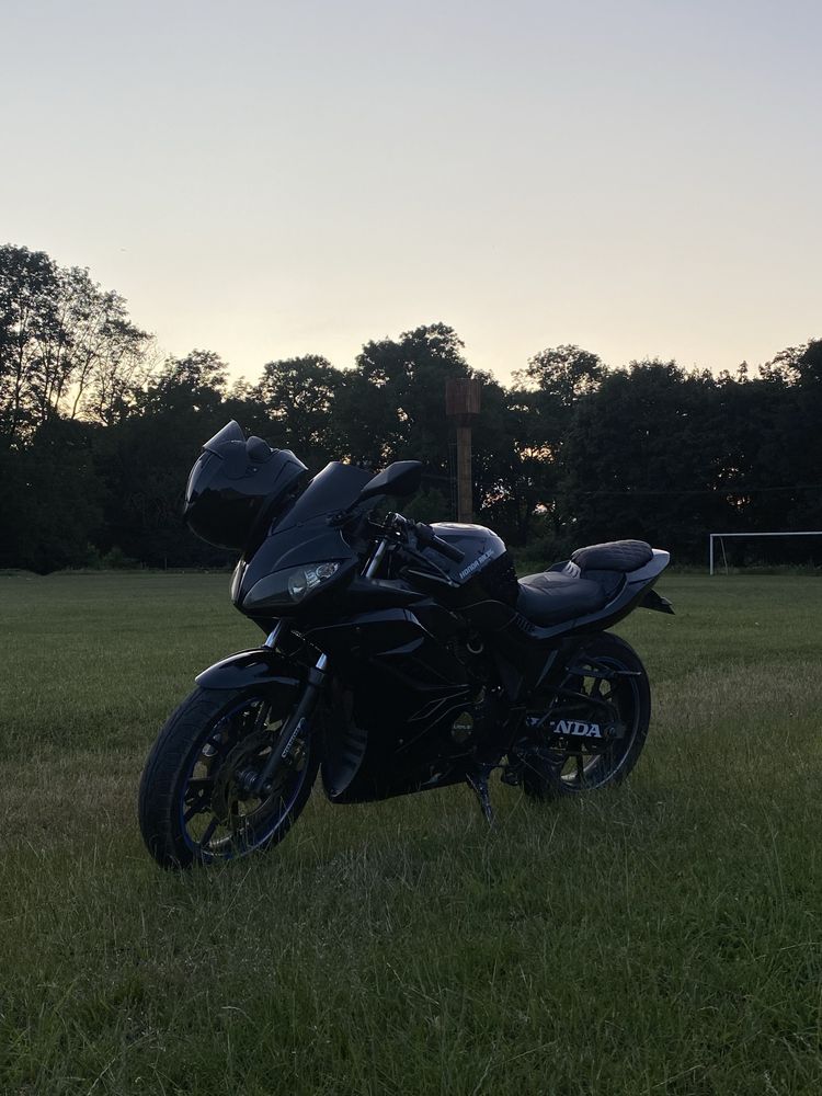 Musstang MT200-10