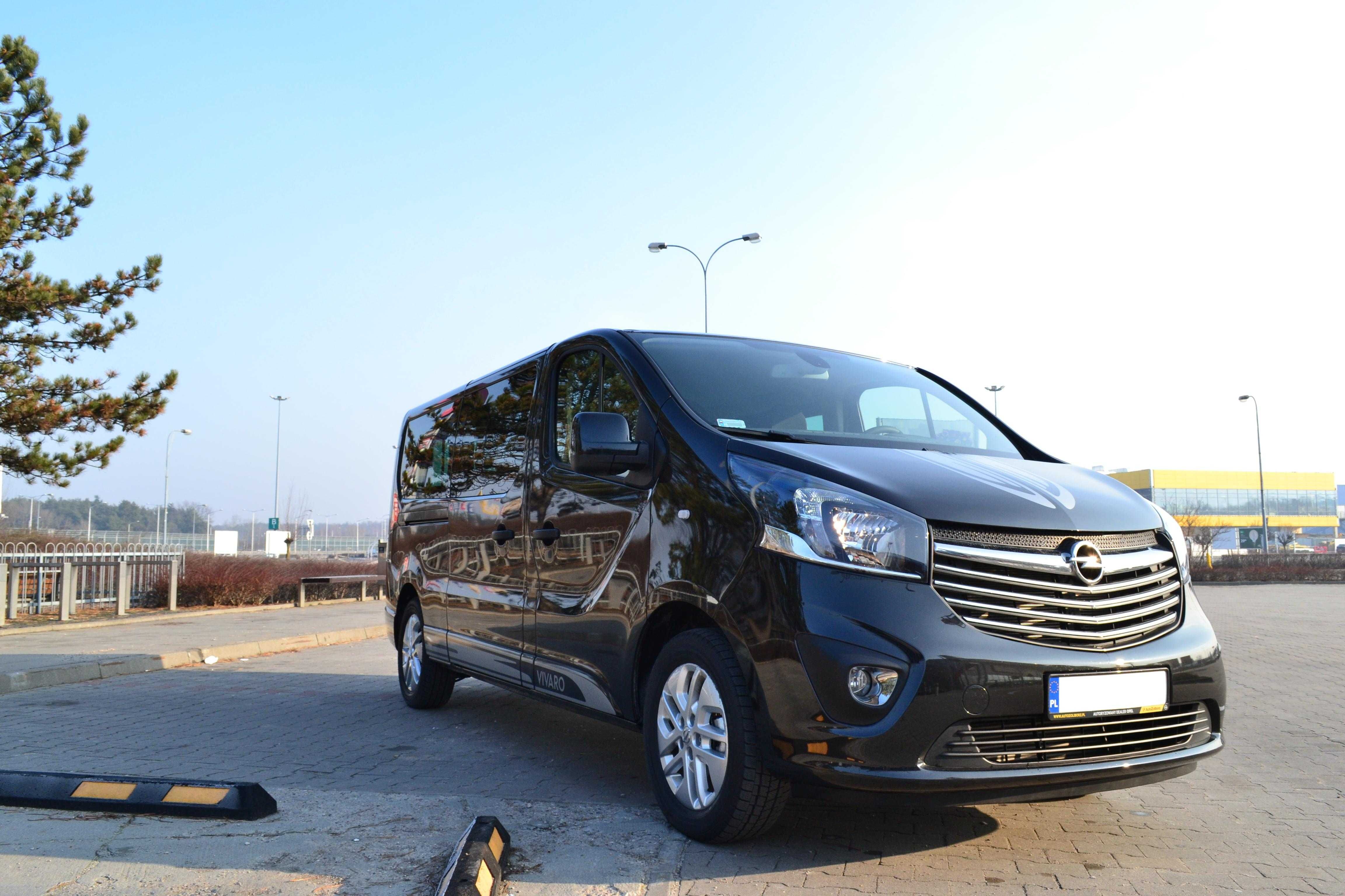 Wynajem busa 9-osobowego na rodzinny lub służbowy wyjazd