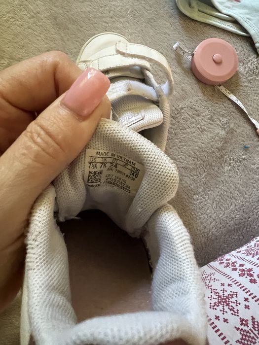 Кросівки adidas 24