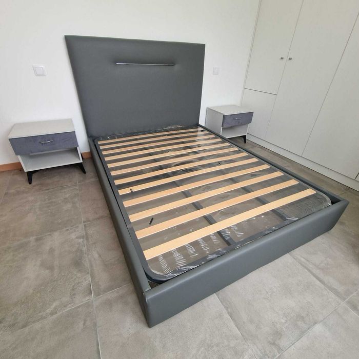 Camas De Casal Estofadas Top de Gama 190x140m Estrado Incluído 199€ !!
