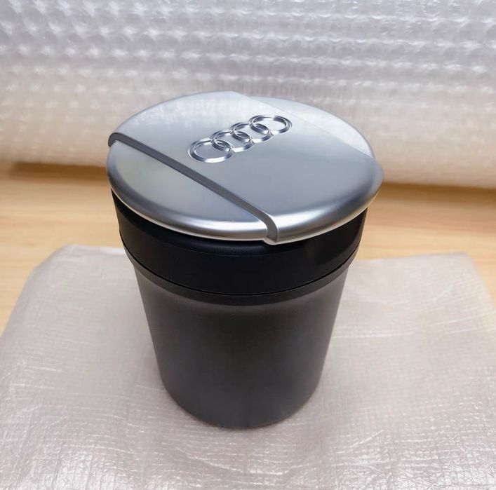 Автомобільна пепельниця попільничка ауді audi