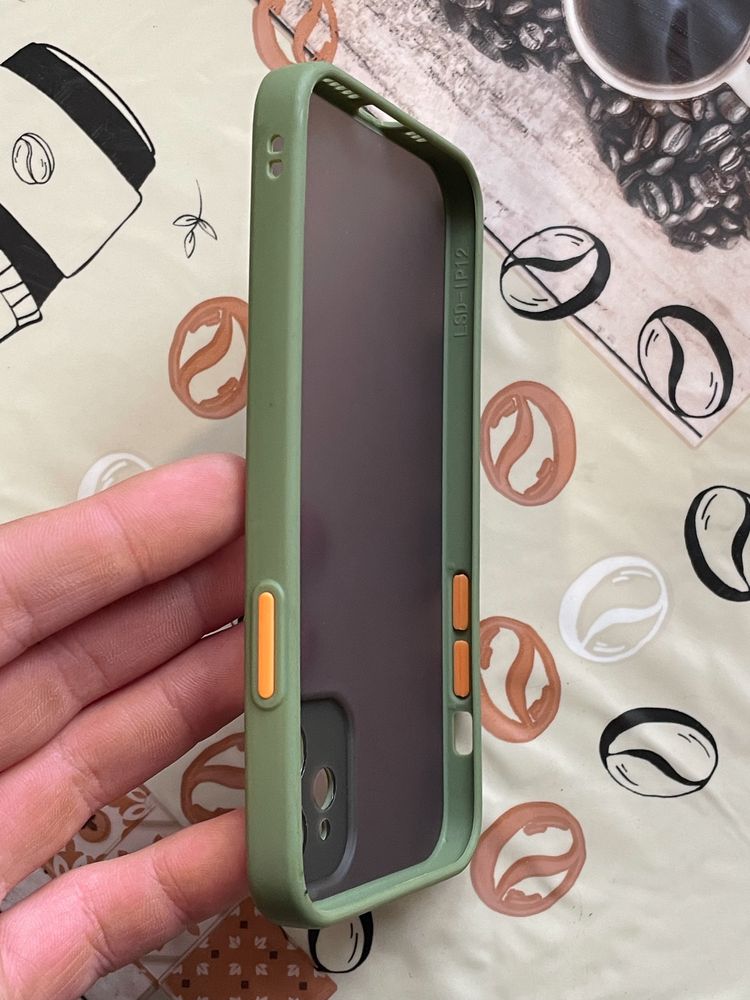 Чохол на iPhone