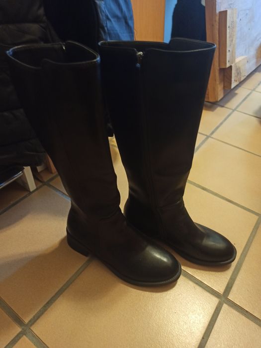 Botas cano alto 37 sem uso