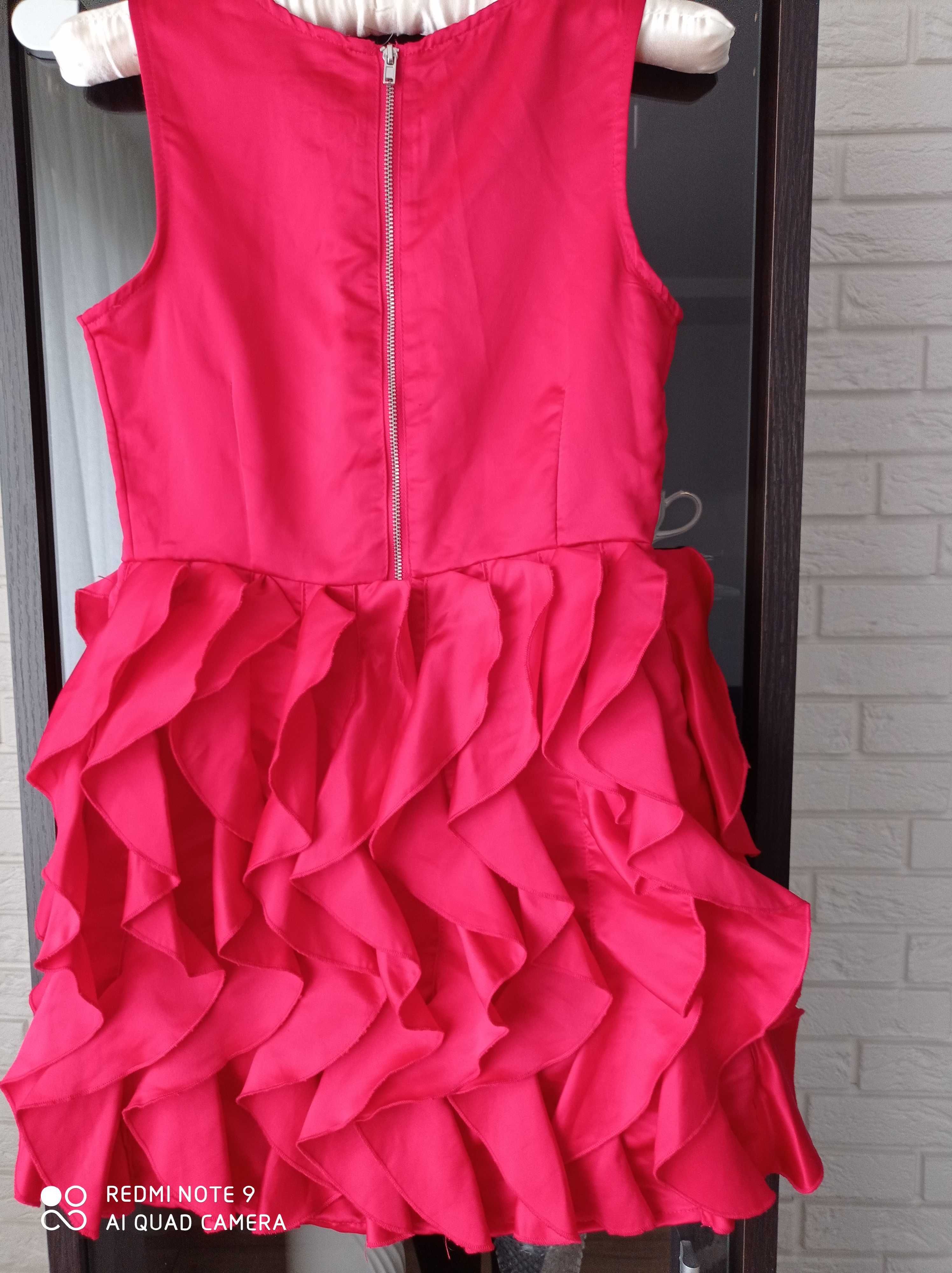 Sukienka czerwona rozmiar na 11-12 lat