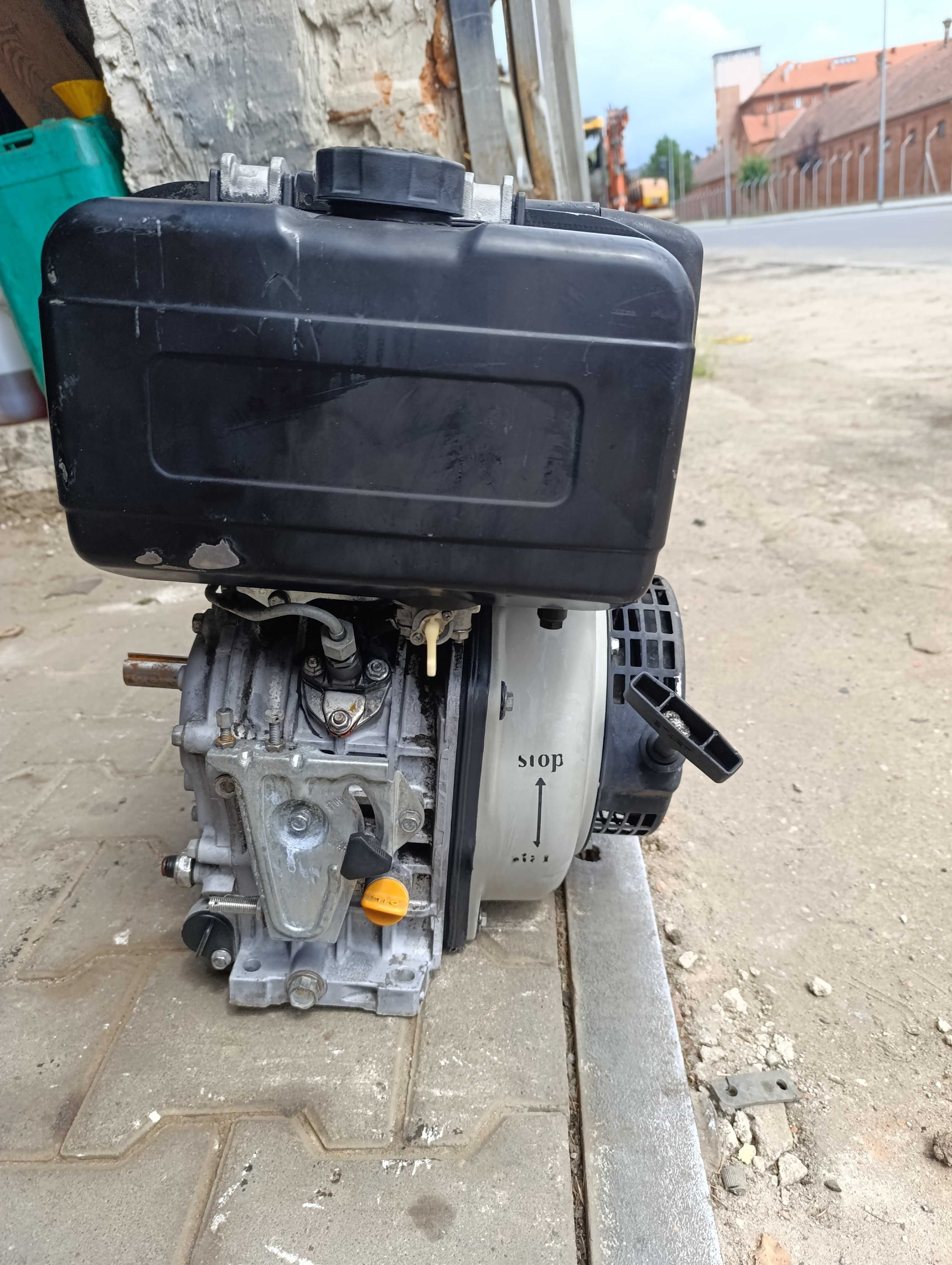 Silnik spalinowy Yanmar L100N6  diesel poziomy wał rozruch elektryczny