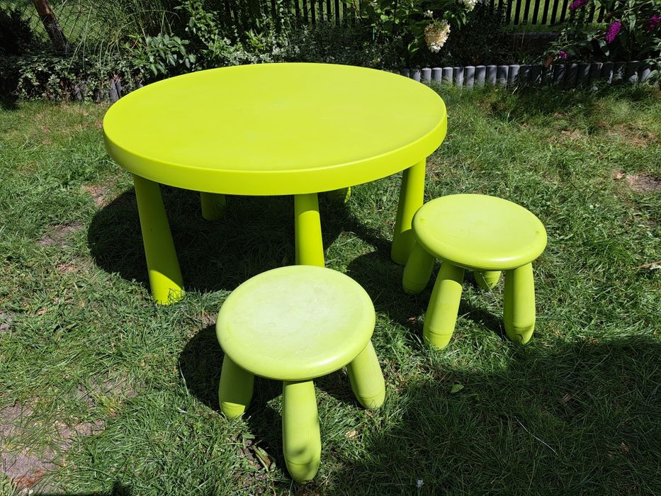 Stolik dziecięcy Ikea Mammut + 2 taborety