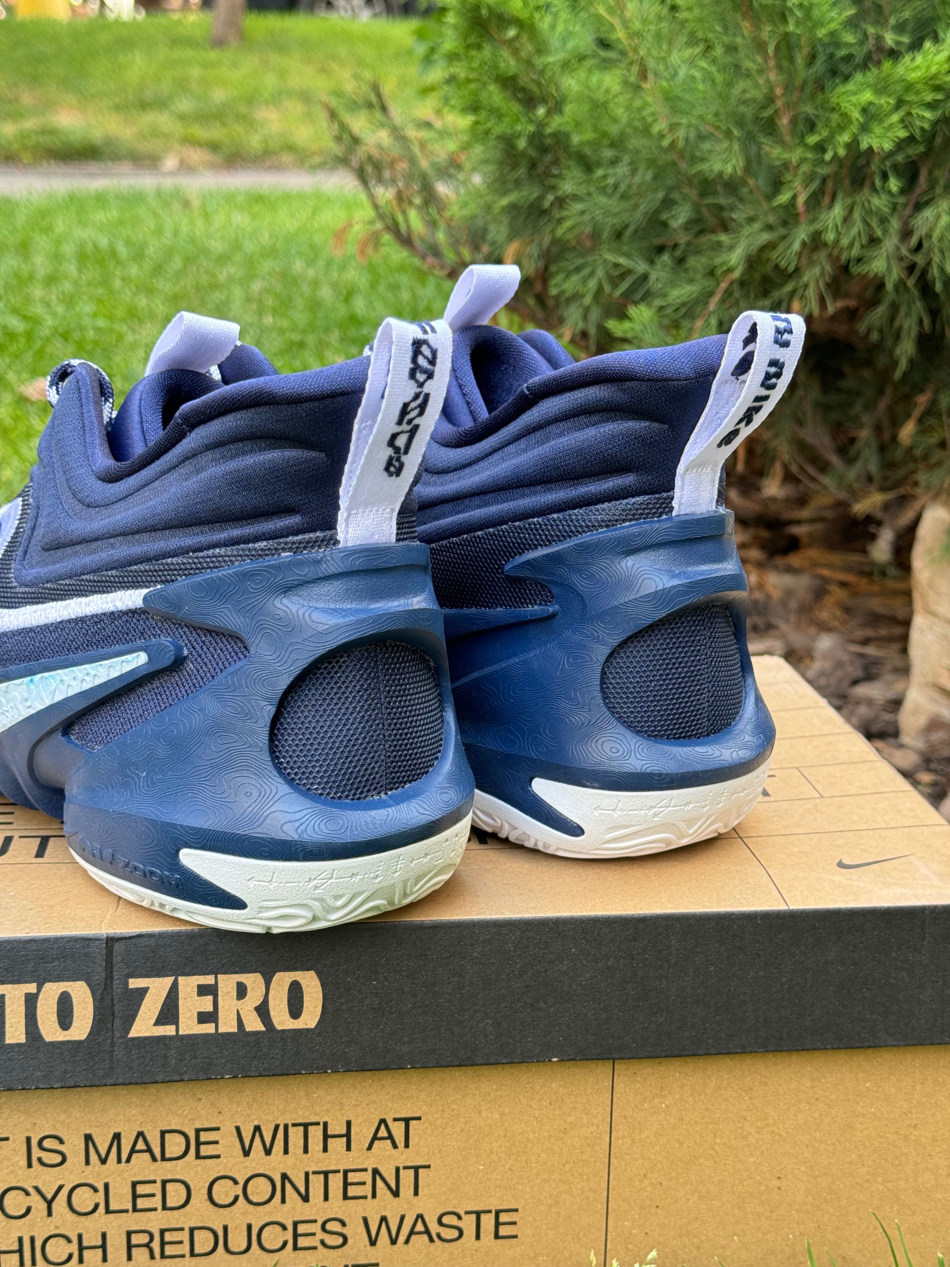 Чоловічі баскетбольні кросівки Nike Cosmic Unity 2 розмір 50,5 та 51,5