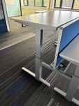 Biurko Elektryczne dla firm STEELCASE