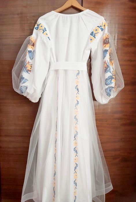 Сукня вишиванка довга з довгим рукавом р. с