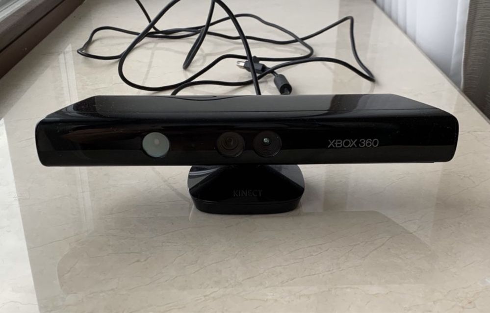 Сенсор движений Kinect  для Xbox 360