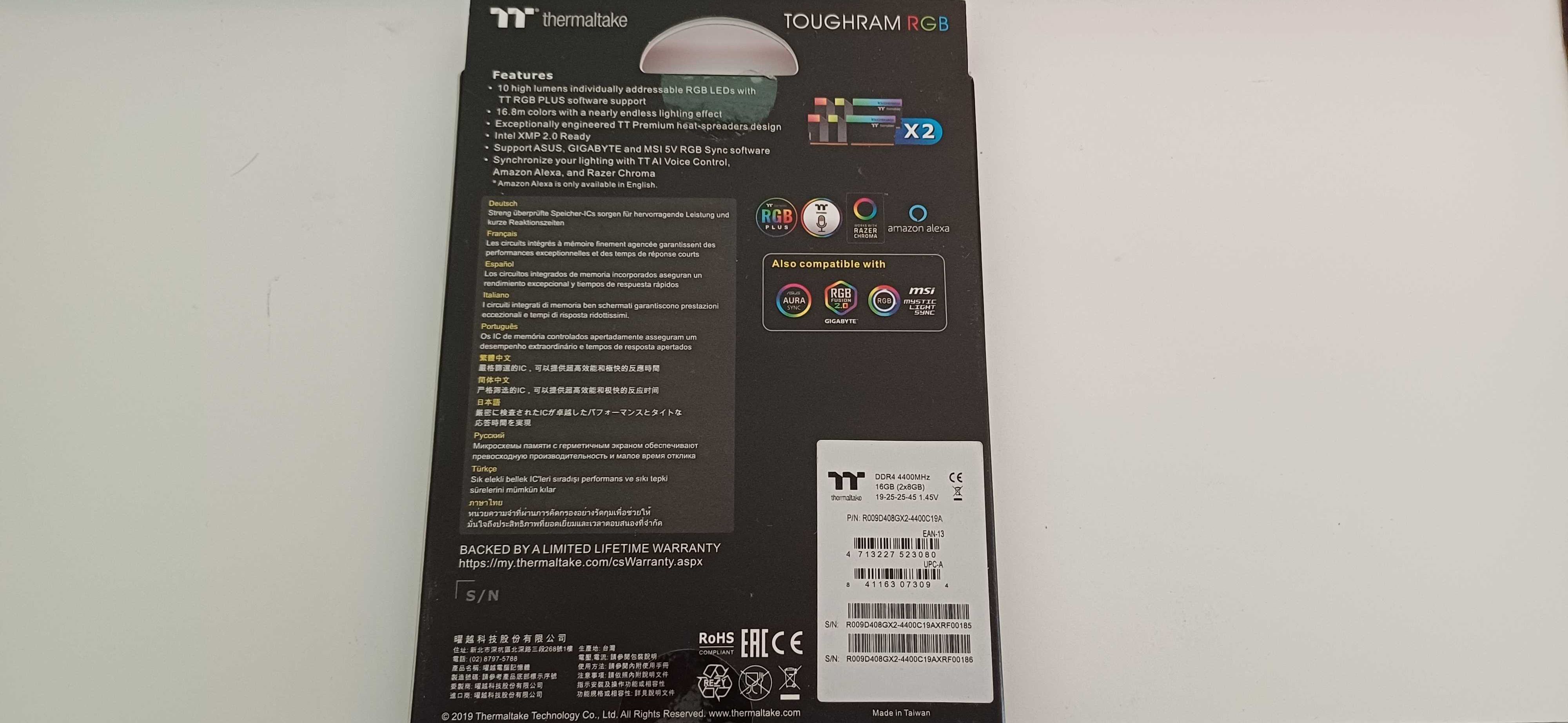 Pamięć RAM 16GB (2x8) DDR4 4400 MHz Thermaltake Toughram RGB CL19
