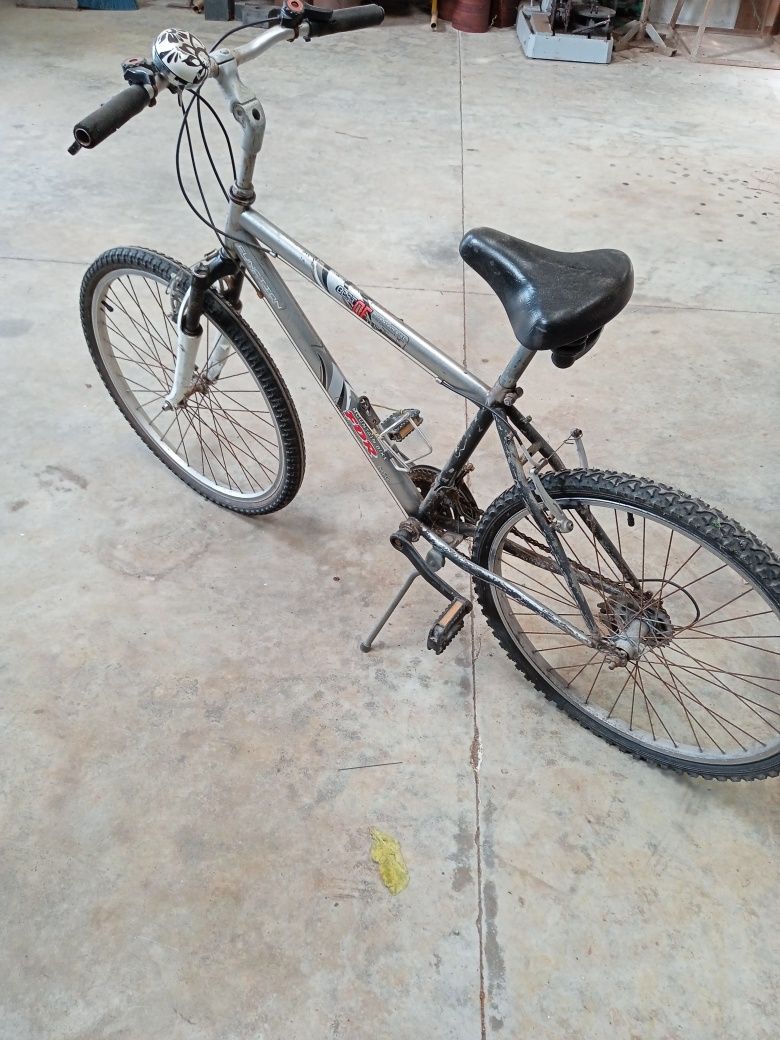 Bicicleta em muito bom estado