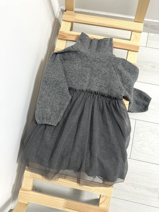 Сукня тепла Zara сірого кольору з фатином 104 р.