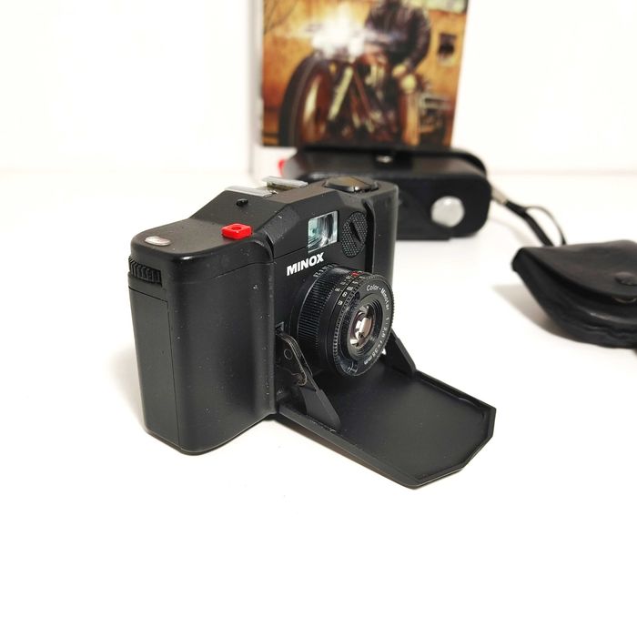Najmniejszy aparat analogowy 35 mm MINOX 35 EL z futerałem i filtrem