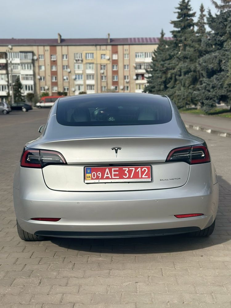 Tesla Model 3  ( 75) Long Range