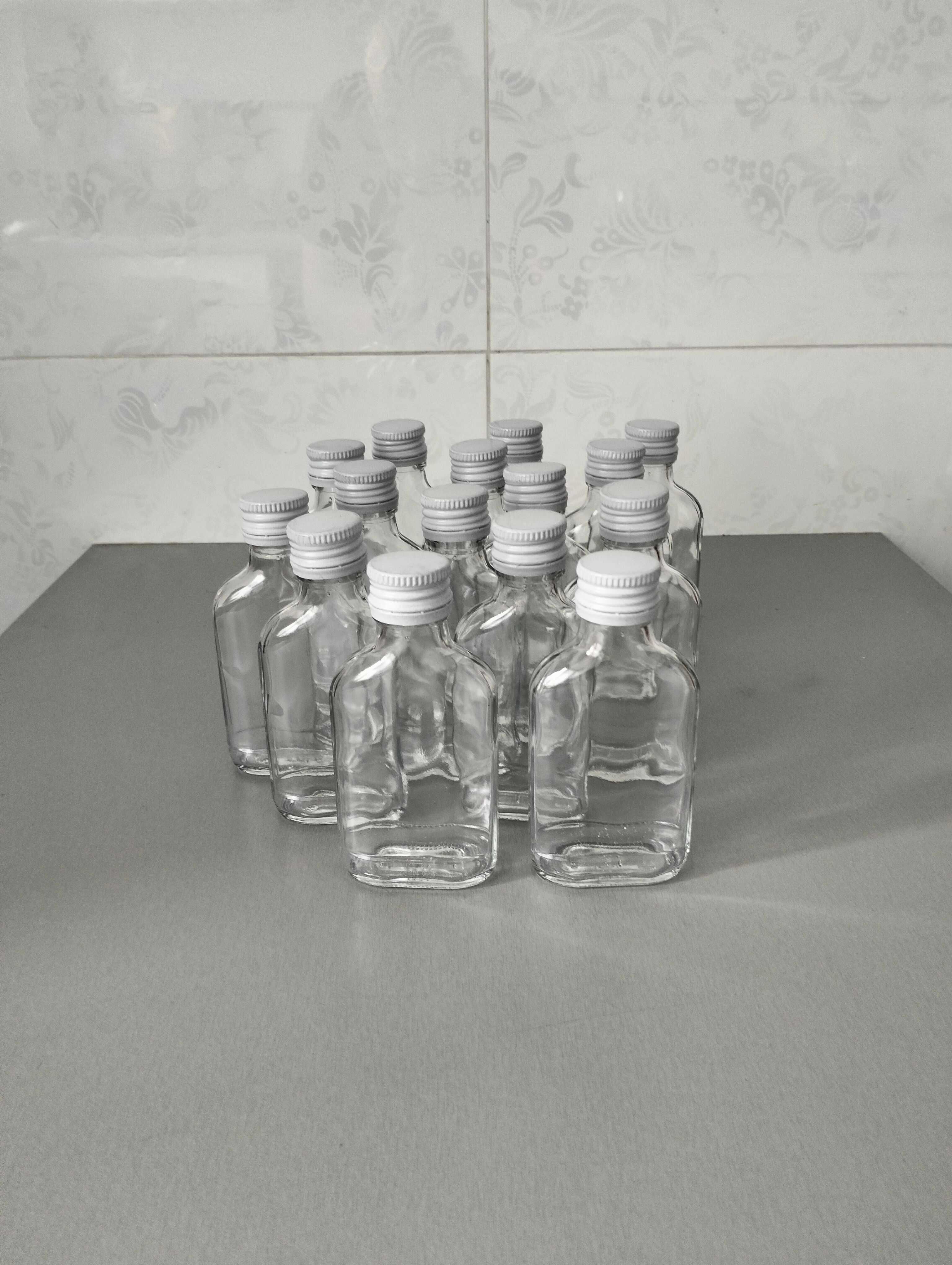 Butelki szklane 100 ml setki 15 szt. plus zakrętki białe.