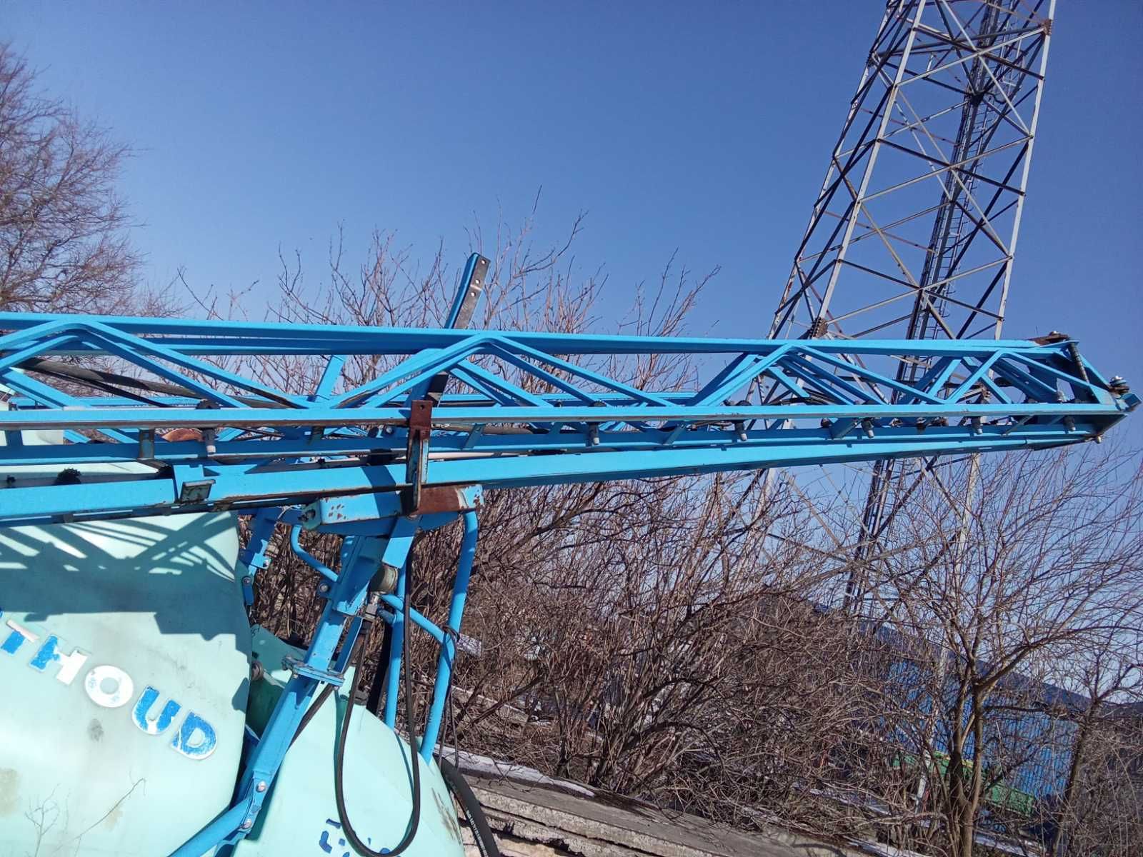 Оприскувач Berthoud Tracker 3200/28