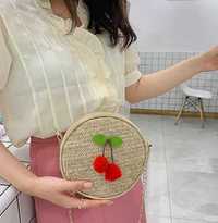 Круглая летняя сумочка плетенка на цепочке с вишенками/ клатч