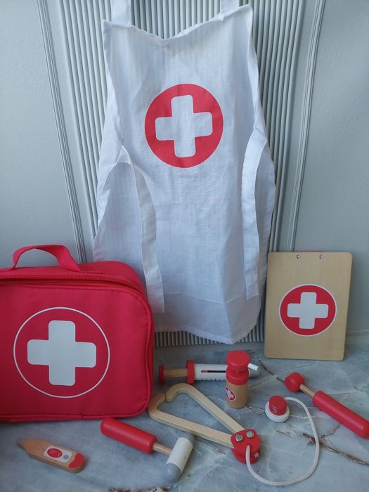 Деревяний набір лікаря