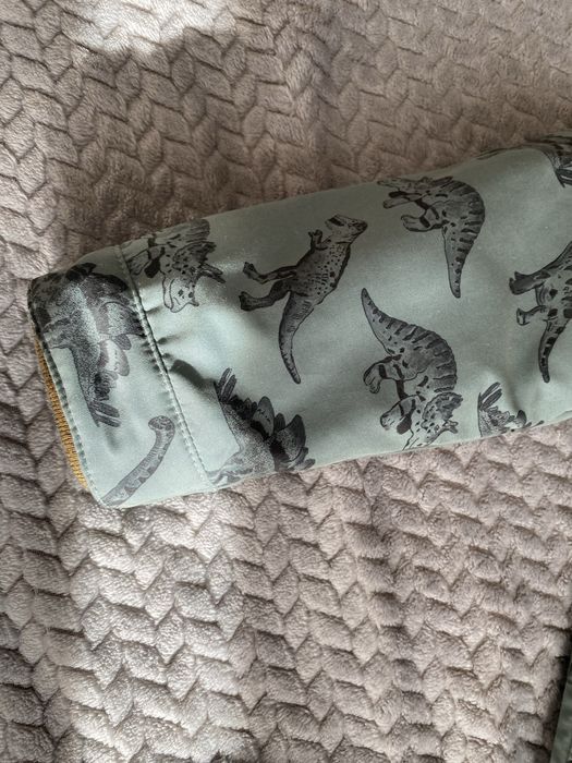 КУРТКА ОСІННЬО-ЗИМОВА на хлопчика б/у вік 3-4 роки