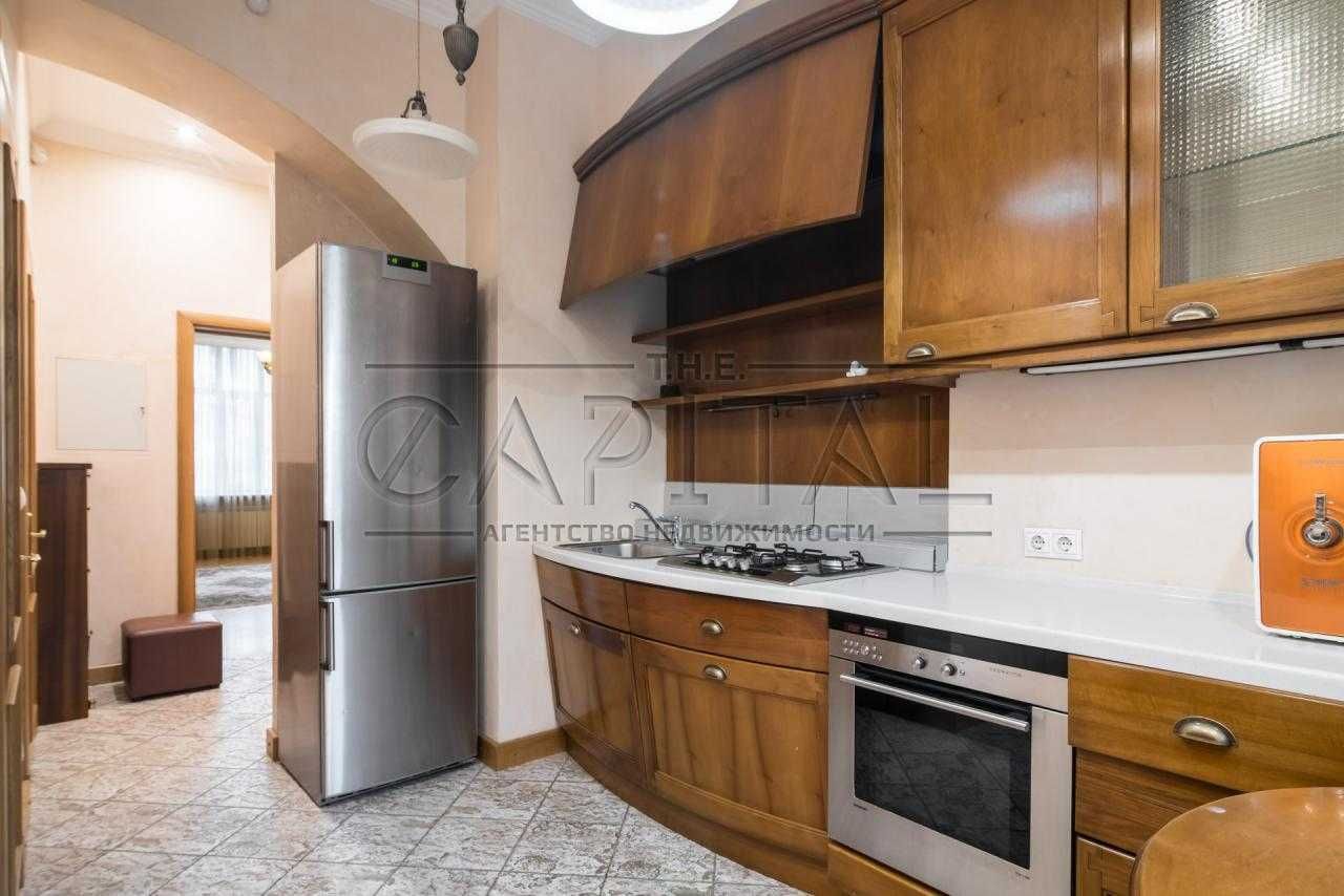 2-кім. квартира в урядовому кварталі, вул. Банкова, 1/10, 72 м² Липки