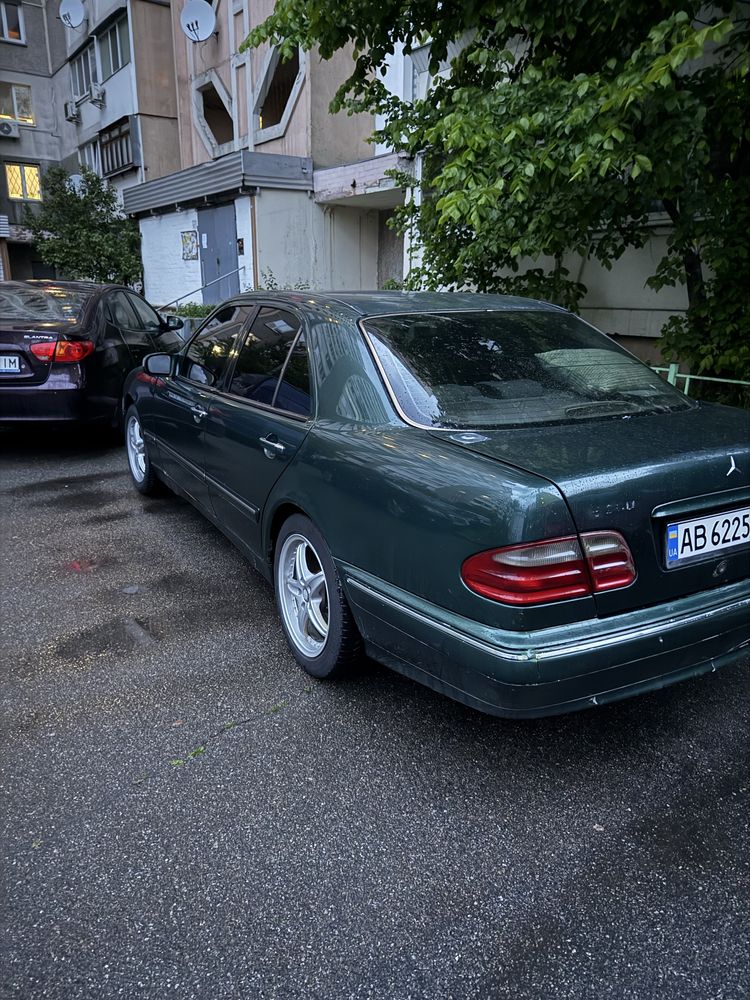 Мерседес W210 E