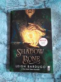 Shadow and Bone, Leigh Bardugo [PORTES INCLUÍDOS]