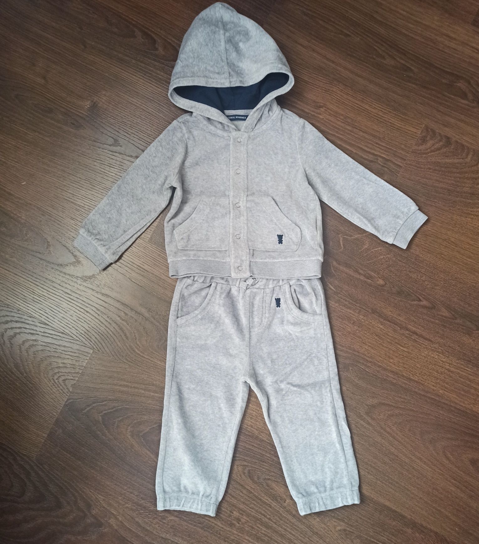 Super wygodny, welurowy dres Original Marines w r. 74
