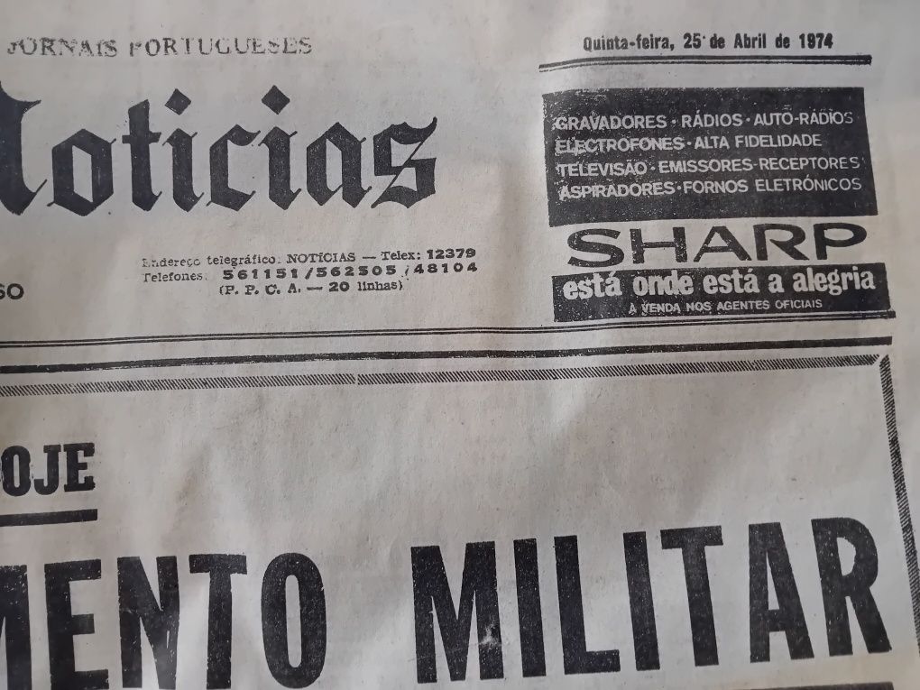 Jornal de 25 de Abril de 1974.