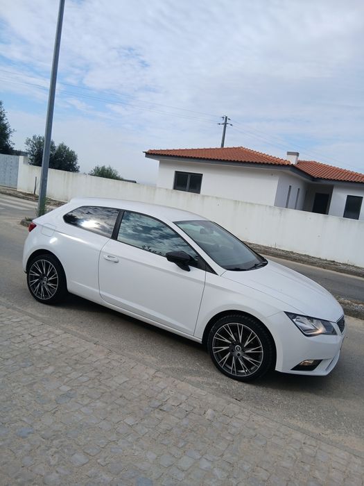 Seat Leon 1.6 TDI ( com apenas 151 mil km )