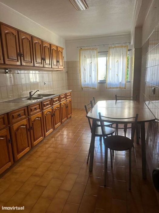 Apartamento T.3, Parcialmente Mobilado, Cruz De Areia, Leiria