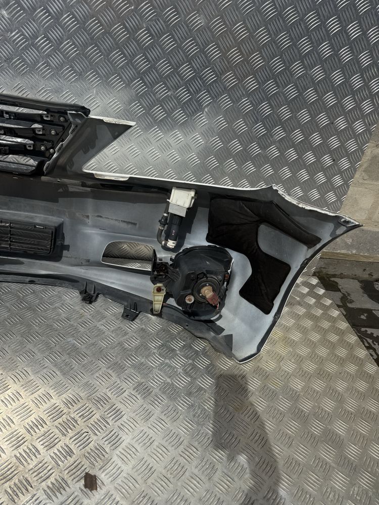 Zderzak przod, przedni Lexus LS600H, kompletny grill, spryski