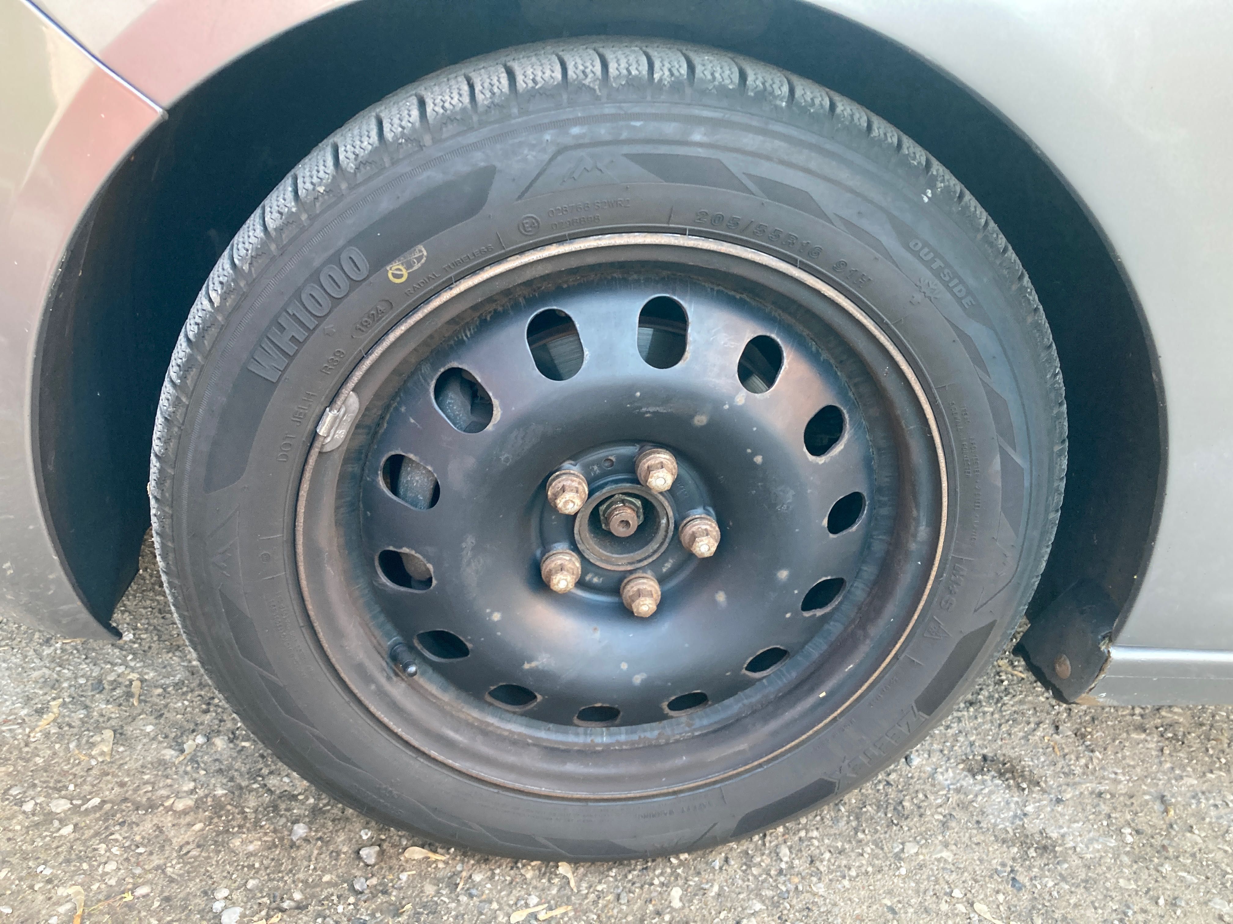 16” felgi stalowe z oponami zimowymi do Peugeot 308 SW