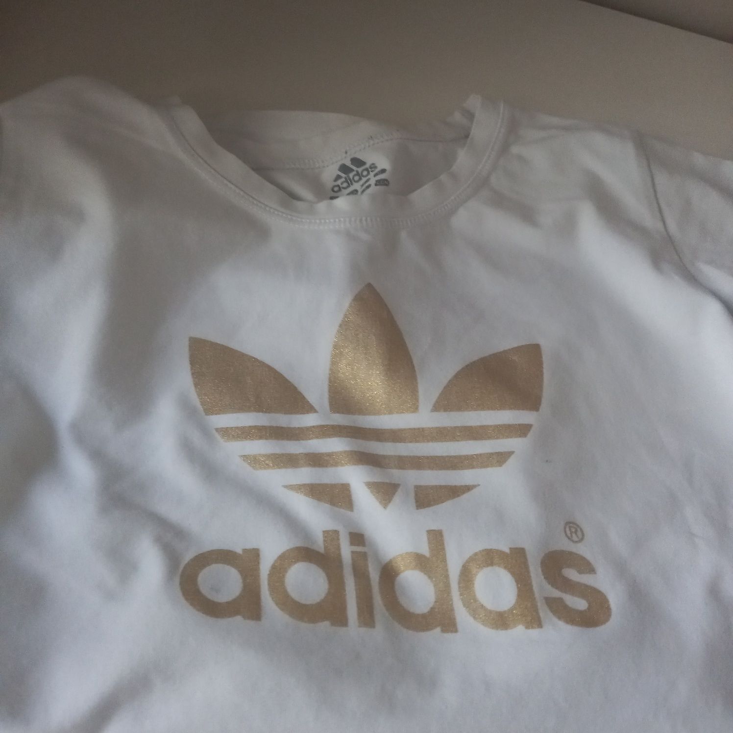 Koszulka zlogo adidas biała S