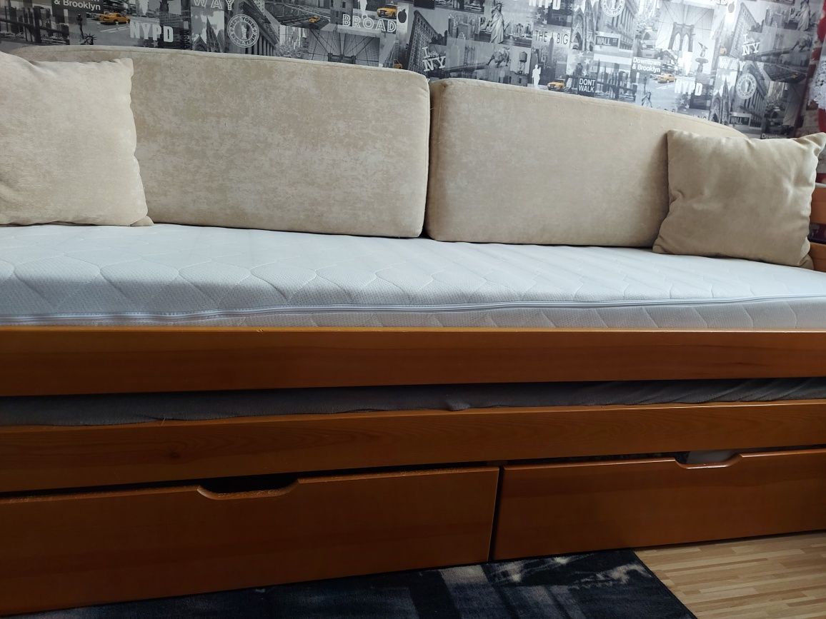 Łóżko dwuosobowe, drewniane