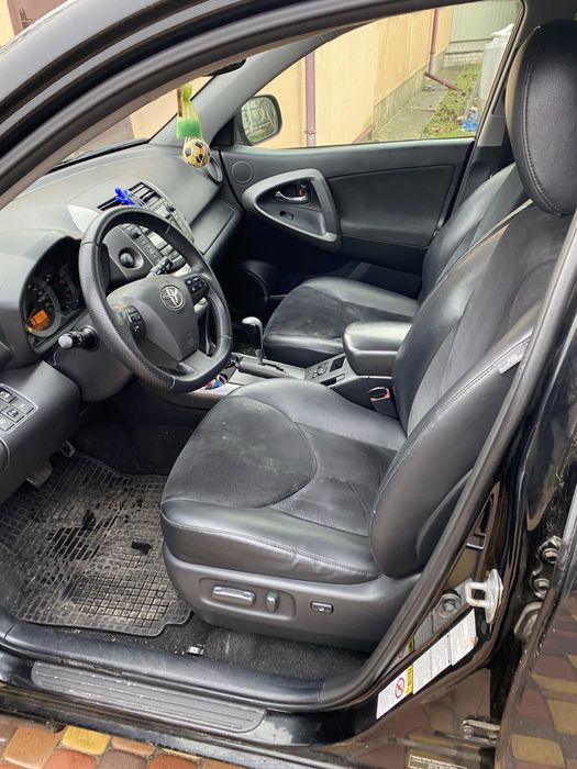 Продам Тойота раф 4