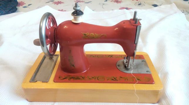 Детская швейная машинка ДШМ старинная