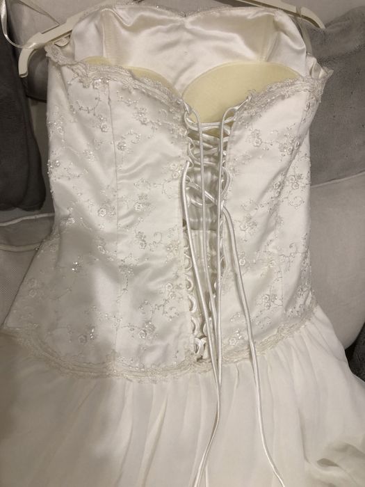 Sluczna sukienka slubna S M biala